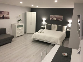 Гостиница The Lux B&B Napoli Mergellina  Неаполь
